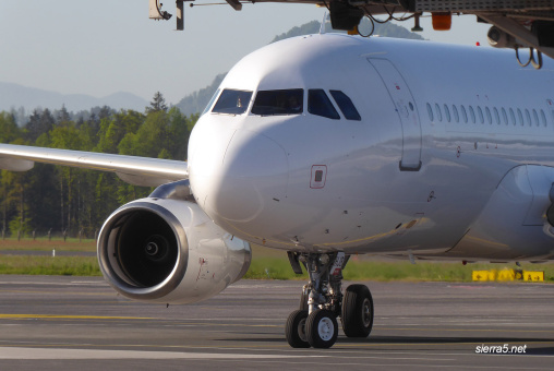 Letališče Ljubljana v letu 2025 z močno rastjo