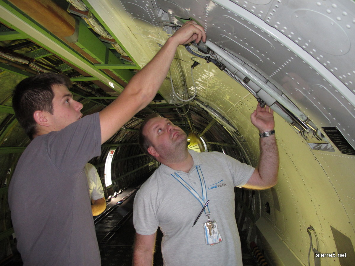 desno: Tehnični direktor Linetecha Michal Wawreniuk 