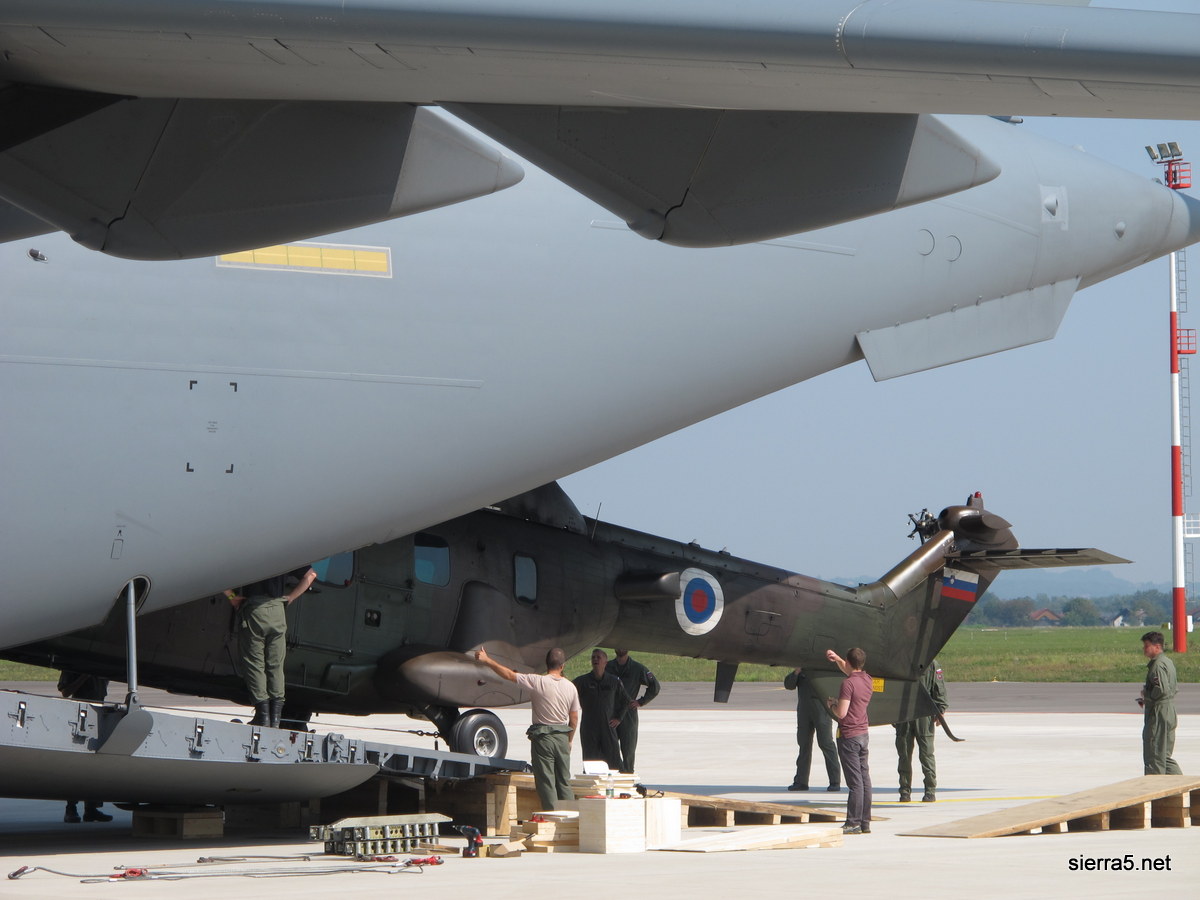 Teamwork is most important for the successful laying of ramps