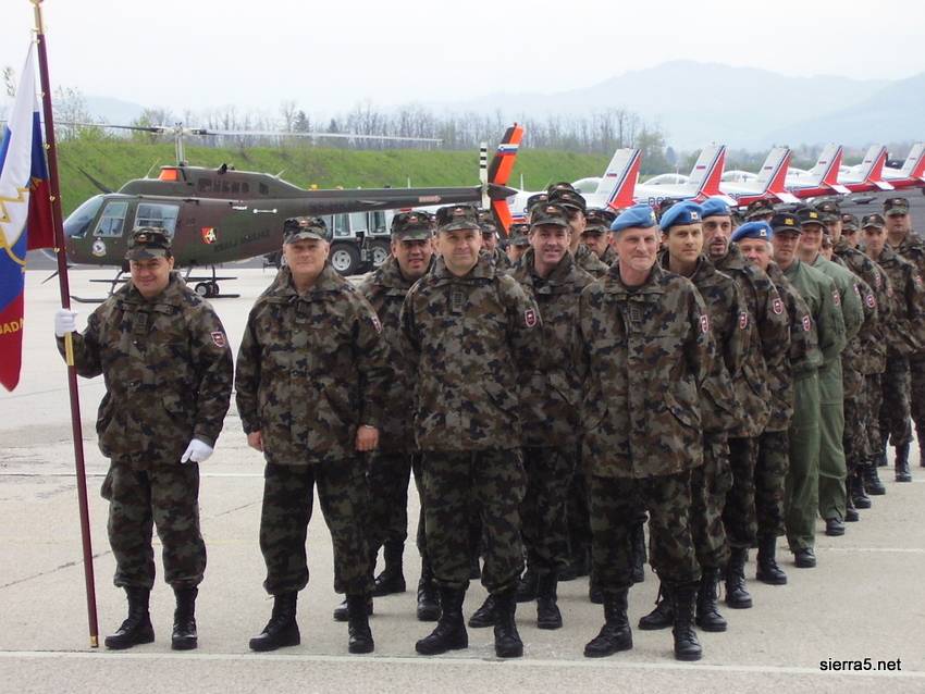 Postroj pripadnikov BRZOL leta 2010