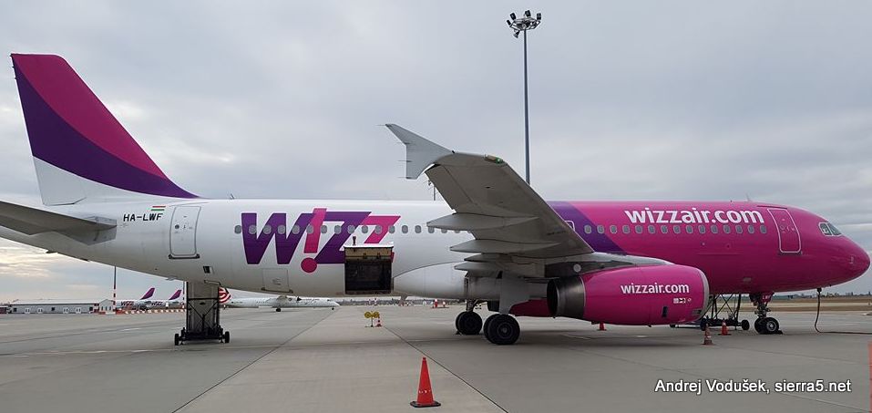 Wizz Airov Airbus po pristanku v Budimpe&scaron;ti