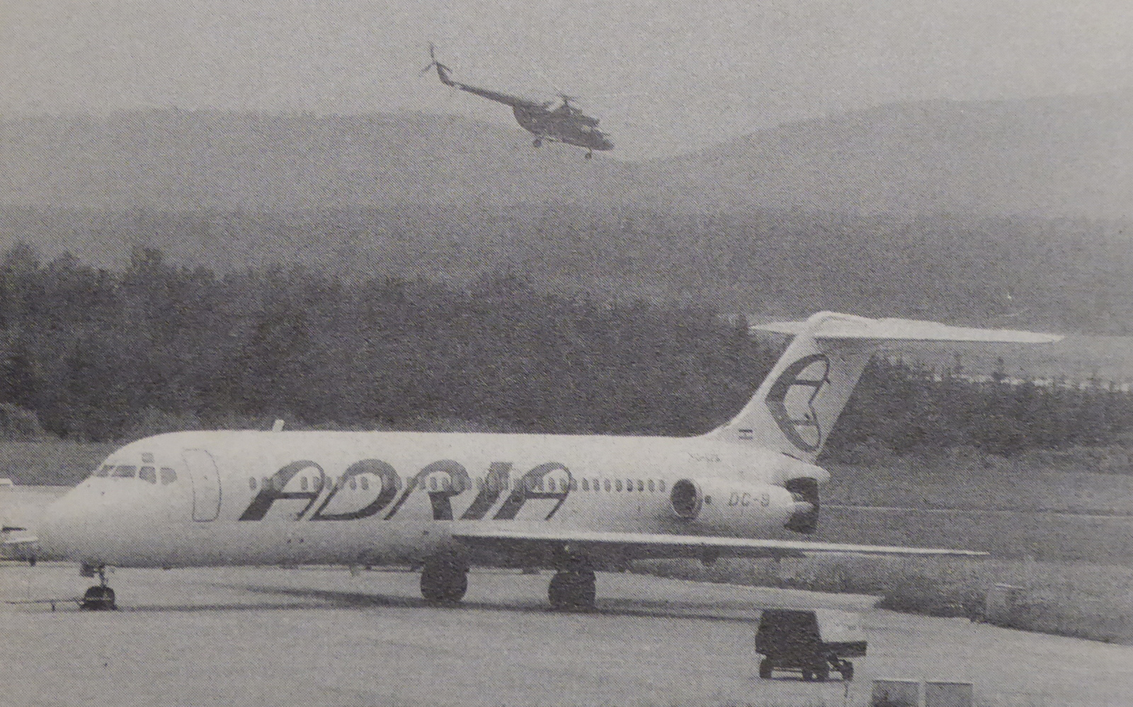 Okupirano brni&scaron;ko letali&scaron;če foto: Tone Stojko