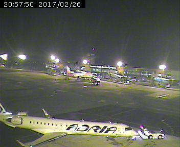Posnetek spletne kamere Aerodroma Ljubljana Posnetek spletne kamere Aerodroma Ljubljana