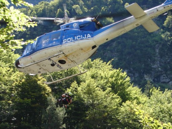 Helikopter Slovenske Policije AB 212
