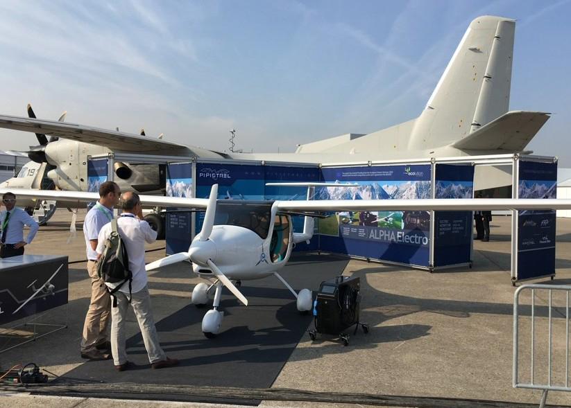 Pogodba vključuje nakup treh letal