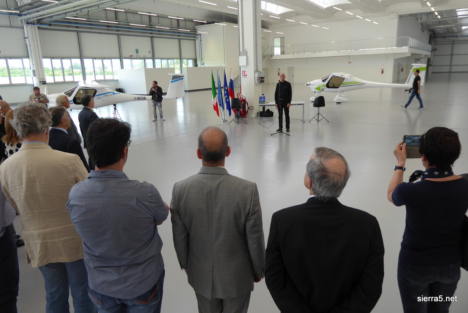 Slovesna predstavitev tovarne