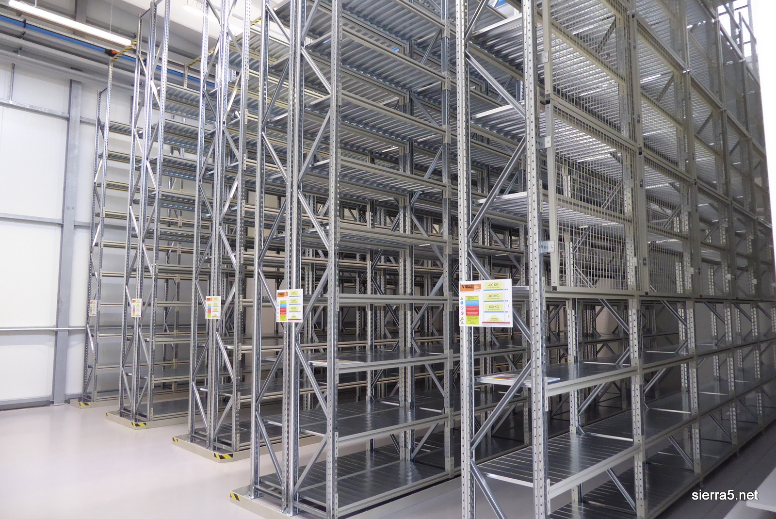 Regalno skladi&scaron;če