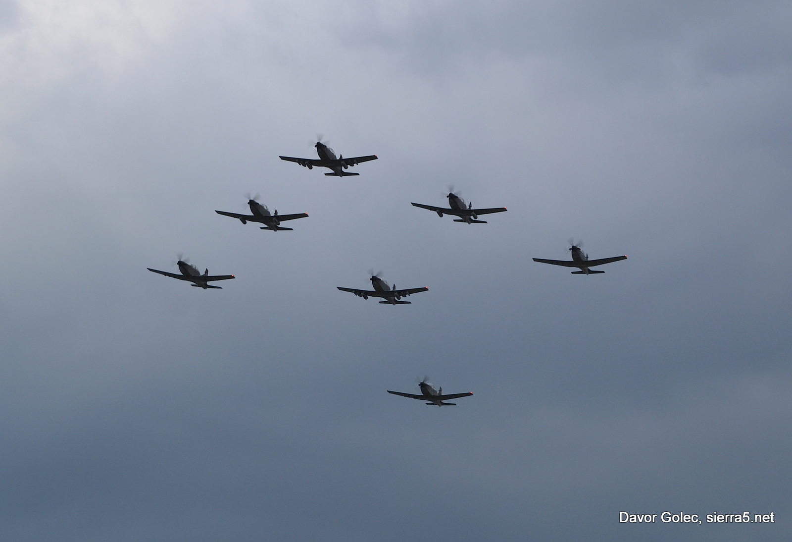 Redko videna formacija na na&scaron;em nebu