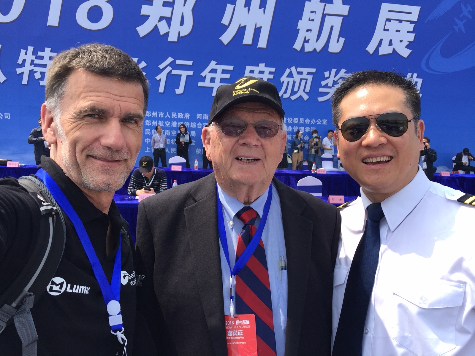 Lenarčič v družbi utemeljitelja združenja Earthrounders