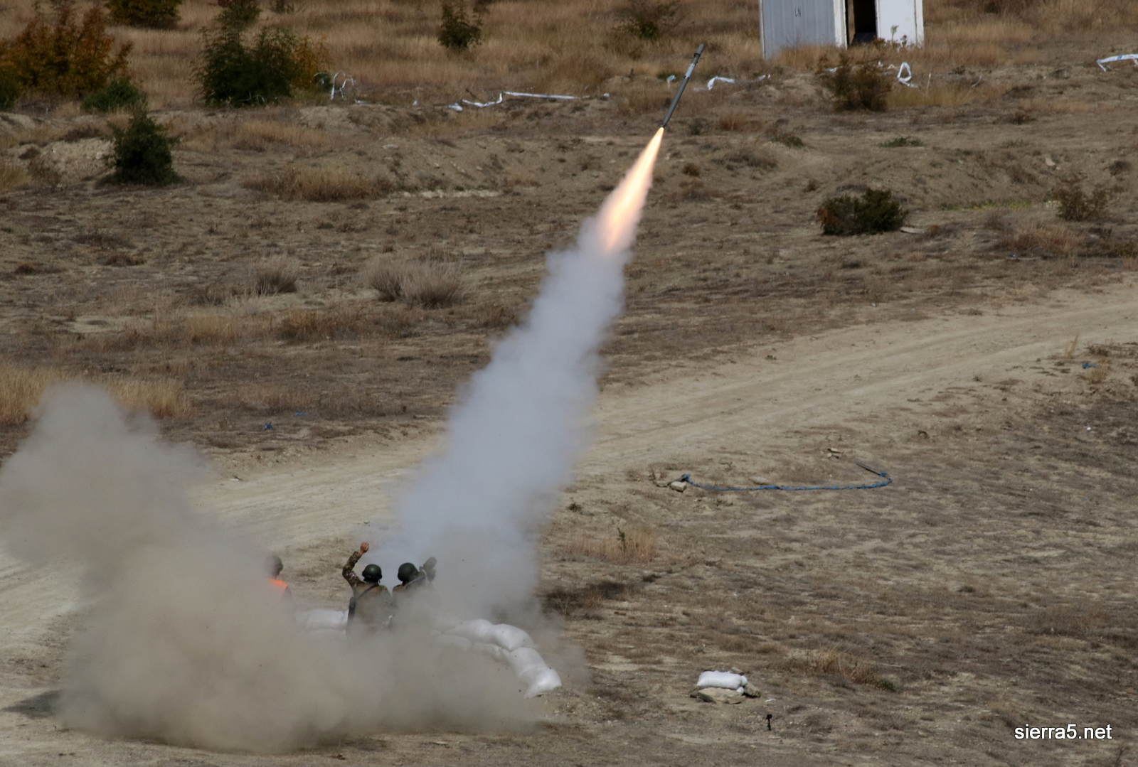 Strel z raketo SA-24