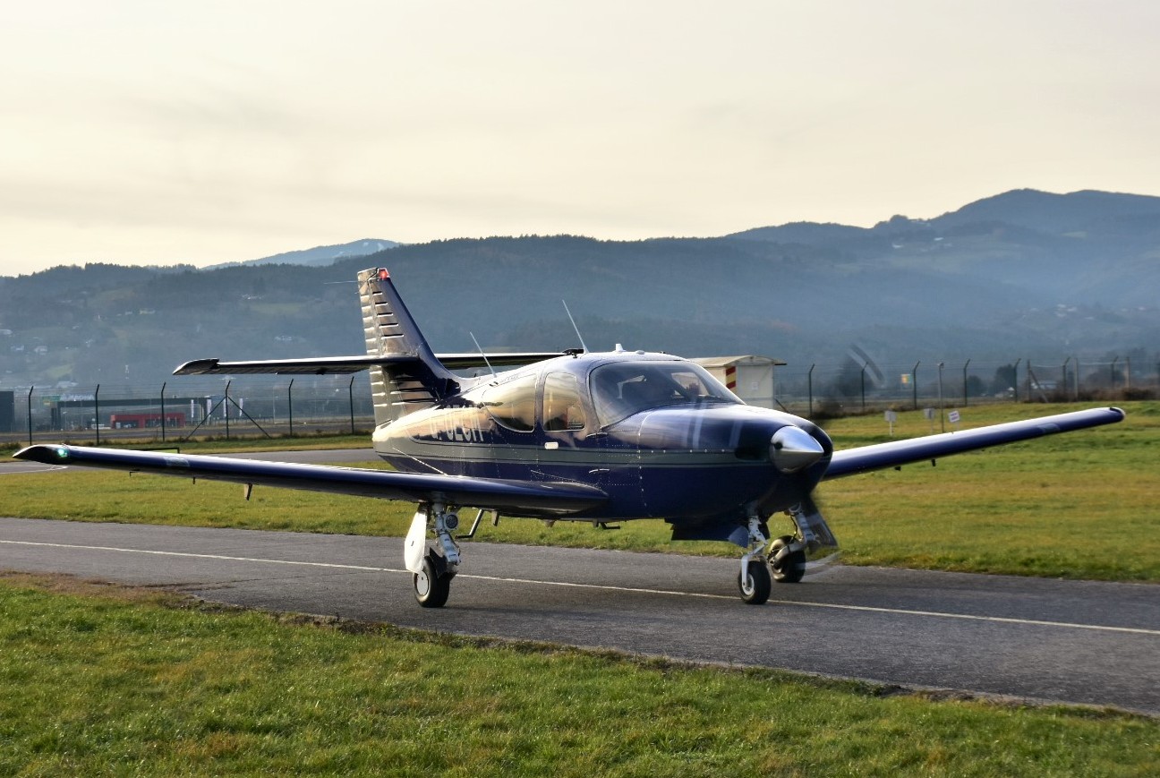 Letalo Commander 114B
