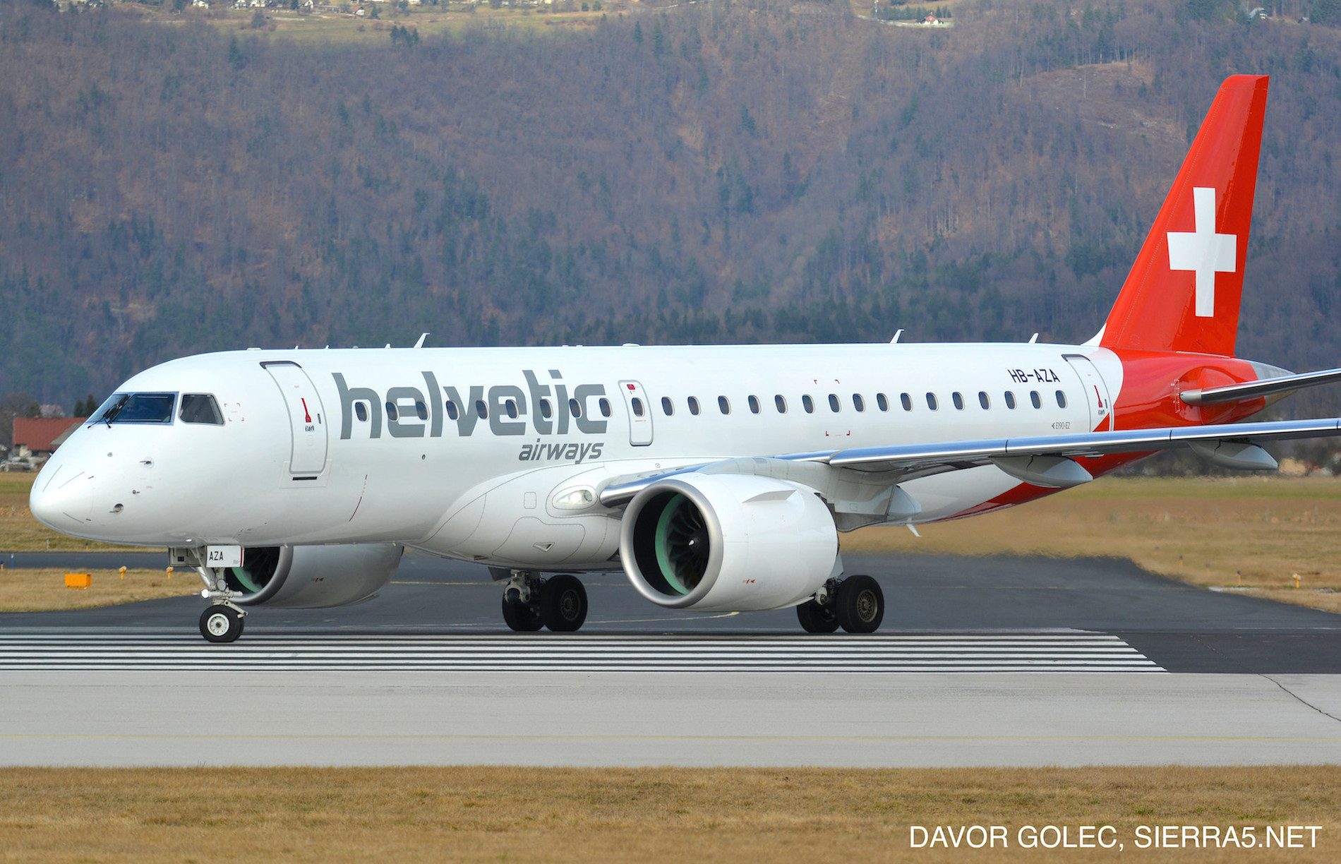 Helvetic Airways je pred epidemijo opravljal lete za Swiss v Ljubljano tudi z novimi letali Embraer E190-E2