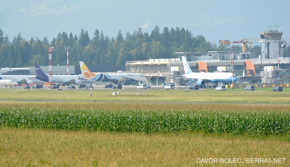 Prihod delegacije iz Bleda na Brnik