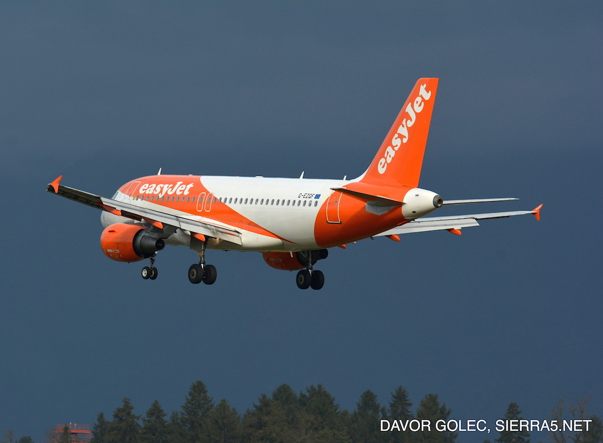 easyJet, ki je do lani jeseni preko svoje evropske podružnične družbe easyJet Europe nekaj časa povezoval Ljubljano in Berlin, te povezave, kljub temu, da je bila povprečna zasedenost letal po naših informacijah precej dobra in zanimanje za obisk nemške prestolnice velik, tudi ne namerava obnoviti.