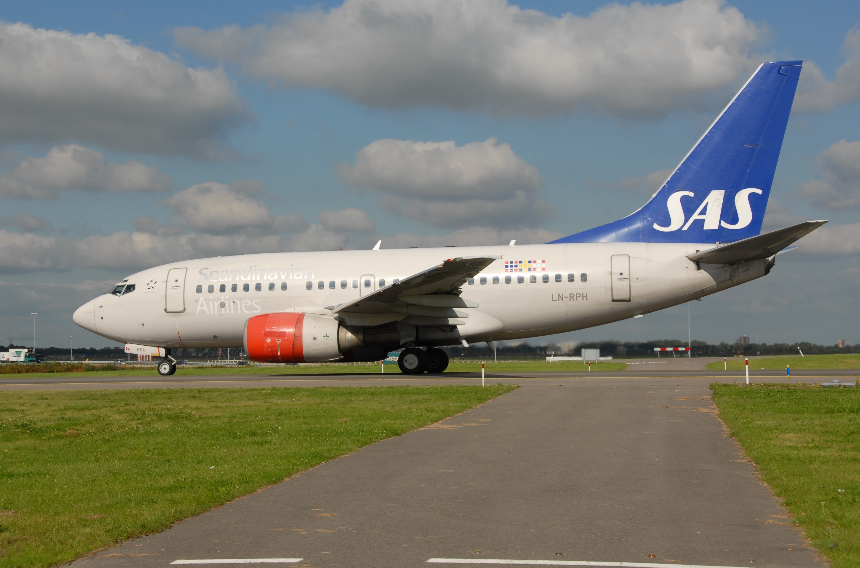B737-683 SAS foto: Franci Jeraj, AMS, 2008