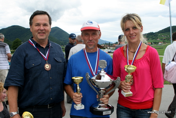 zmagovalna_trojka_img_0859.jpg