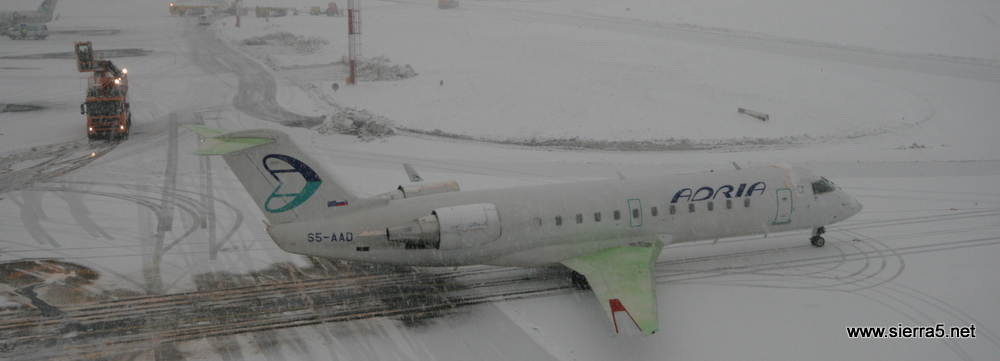 adr_crj_200_deicing_img_1278.jpg