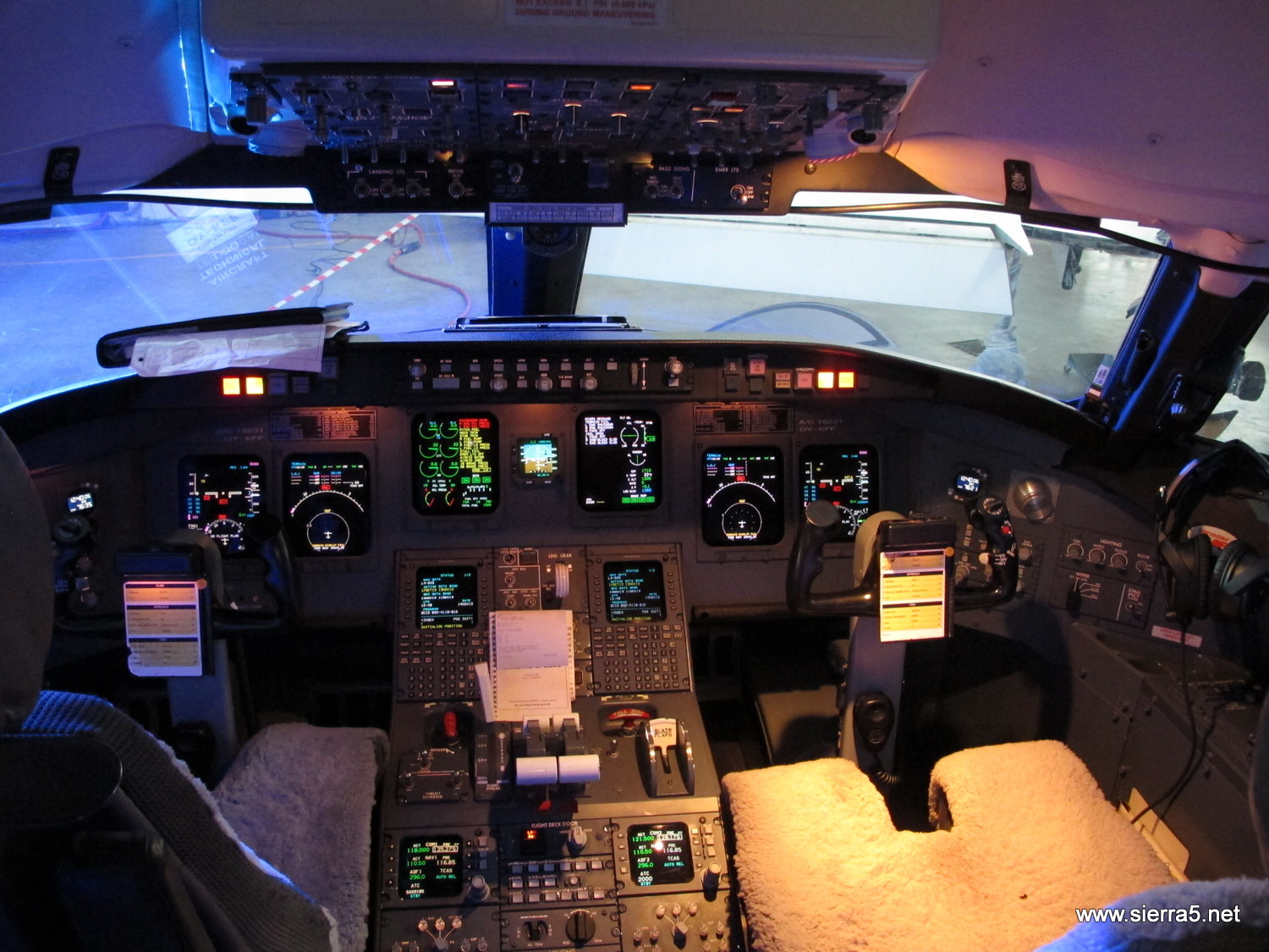 crj900img_5437.jpg