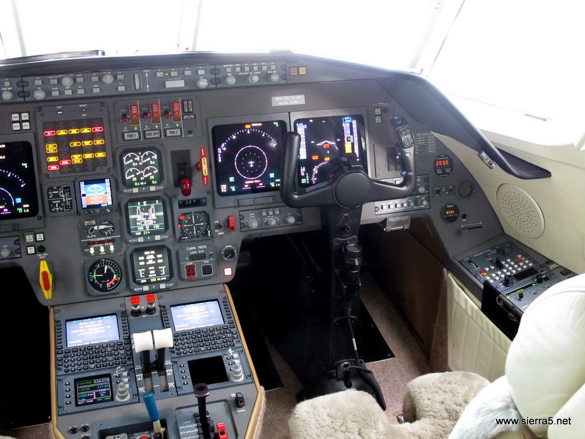 falcon_kokpit_img_3050.jpg