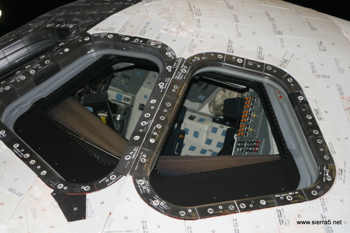 nasa_atlantis_kokpit_img_2891.jpg