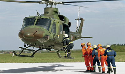 gasilci_vstop_v_helikopter.jpg