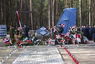 spomenik_miroslawiec_2008_c-295m.jpg