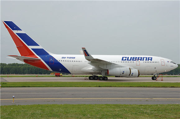 ilyushin_il-96-300_cu-t1250_cubana__043.jpg
